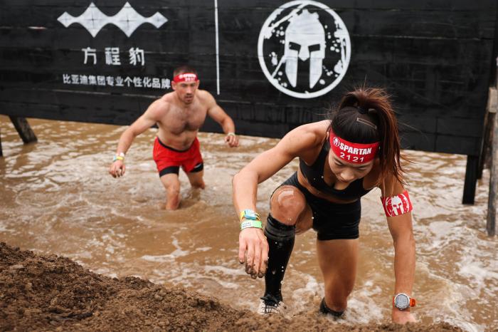 斯巴达勇士赛成人赛首次落户长春 武大靖完成首