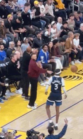 勇士遭遇三连伤退+临时工签约 库里生日难掩球队