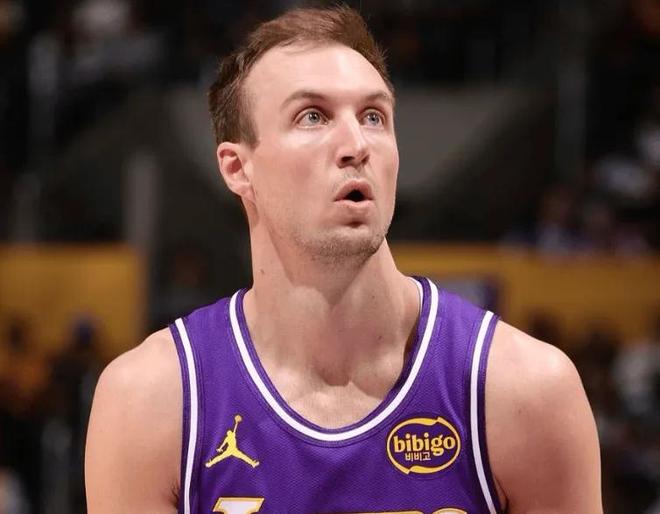 湖人末节发力大胜篮网 东契奇砍41分里弗斯末节