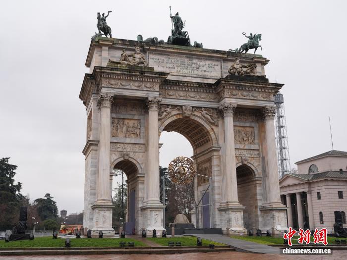 米兰冬奥会在和平拱门与九头马广场寻觅马元素