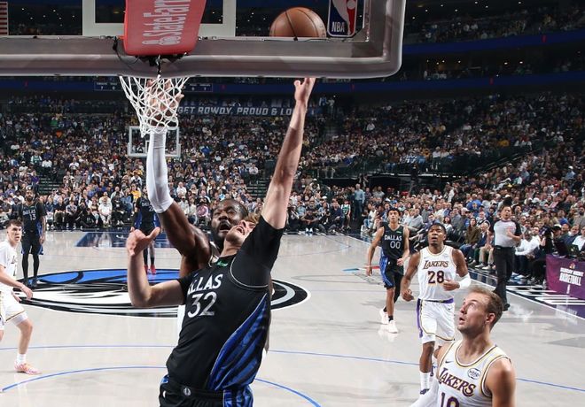 湖人双星重伤引连锁反应 独行侠新星爆发掀翻卫