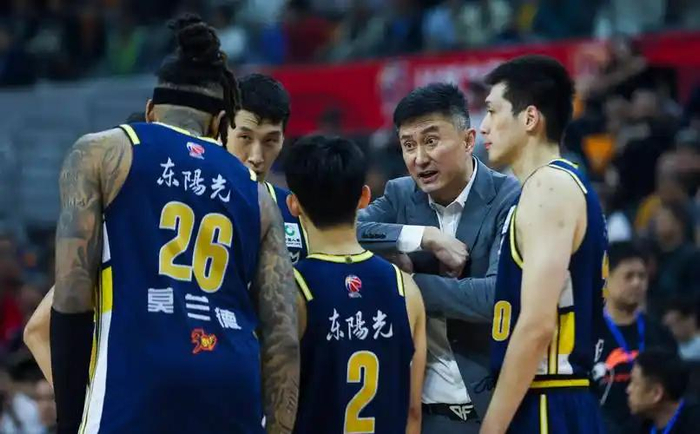 广东更衣室动荡引连锁反应 北京补强深圳崛起改