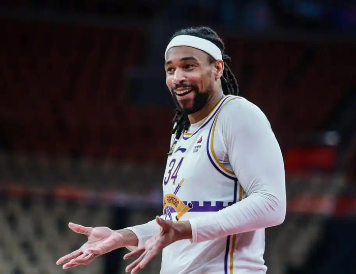 广东更衣室动荡引连锁反应 北京补强深圳崛起改