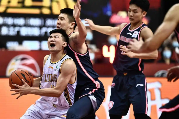 广东更衣室动荡引连锁反应 北京补强深圳崛起改