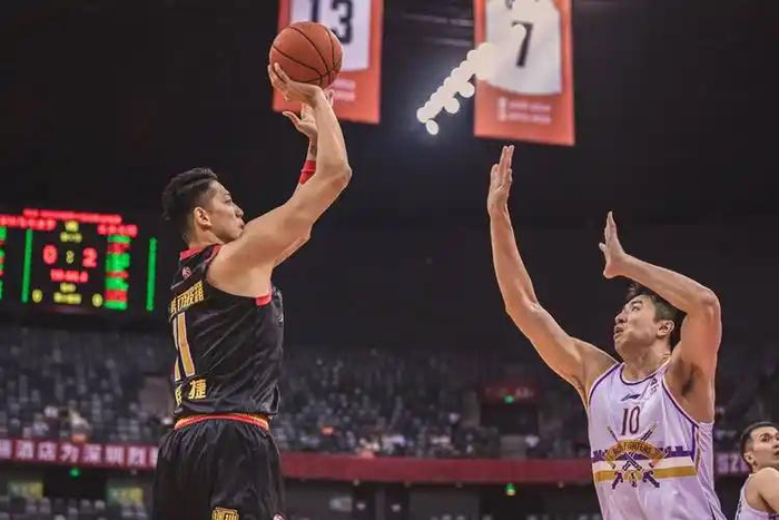 广东更衣室动荡引连锁反应 北京补强深圳崛起改