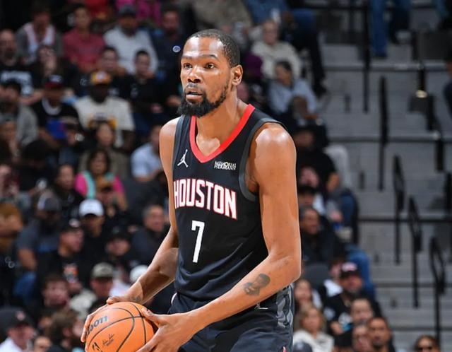 马刺25分大胜火箭 文班亚马统治全场