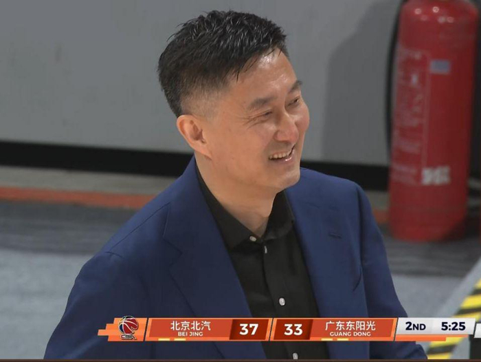 广东队G1惨败北京，三分球短板与双塔战术缺失成
